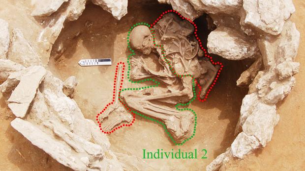 Tumba de hace más de 6.000 años donde se encontraron los restos con signos de violencia.